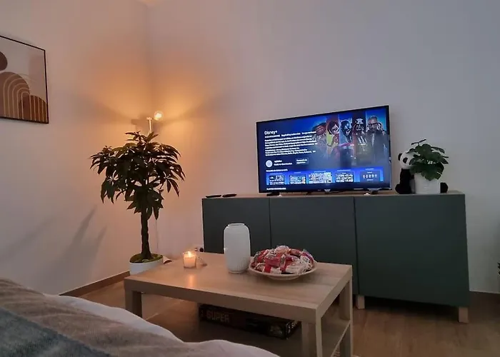 Worker\'S Lodge - 2 Bedrooms & Court Yard - Antwerp Smooth Stays