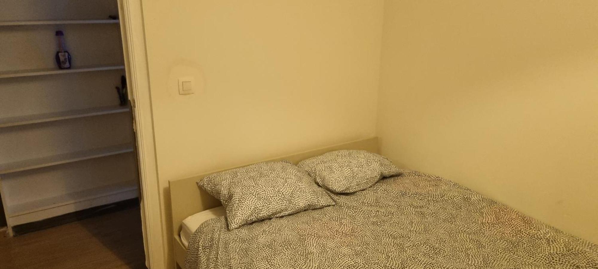 Apartment Worker's - 2 Bedrooms & Court Yard - Smooth *