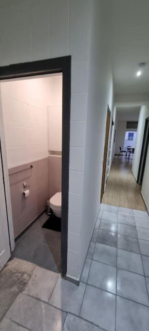 Worker's - 2 Bedrooms & Court Yard - Smooth Apartment Antwerp