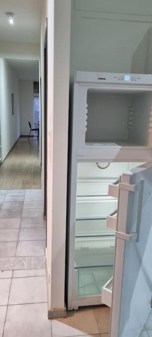 Worker's - 2 Bedrooms & Court Yard - Smooth Apartment *
