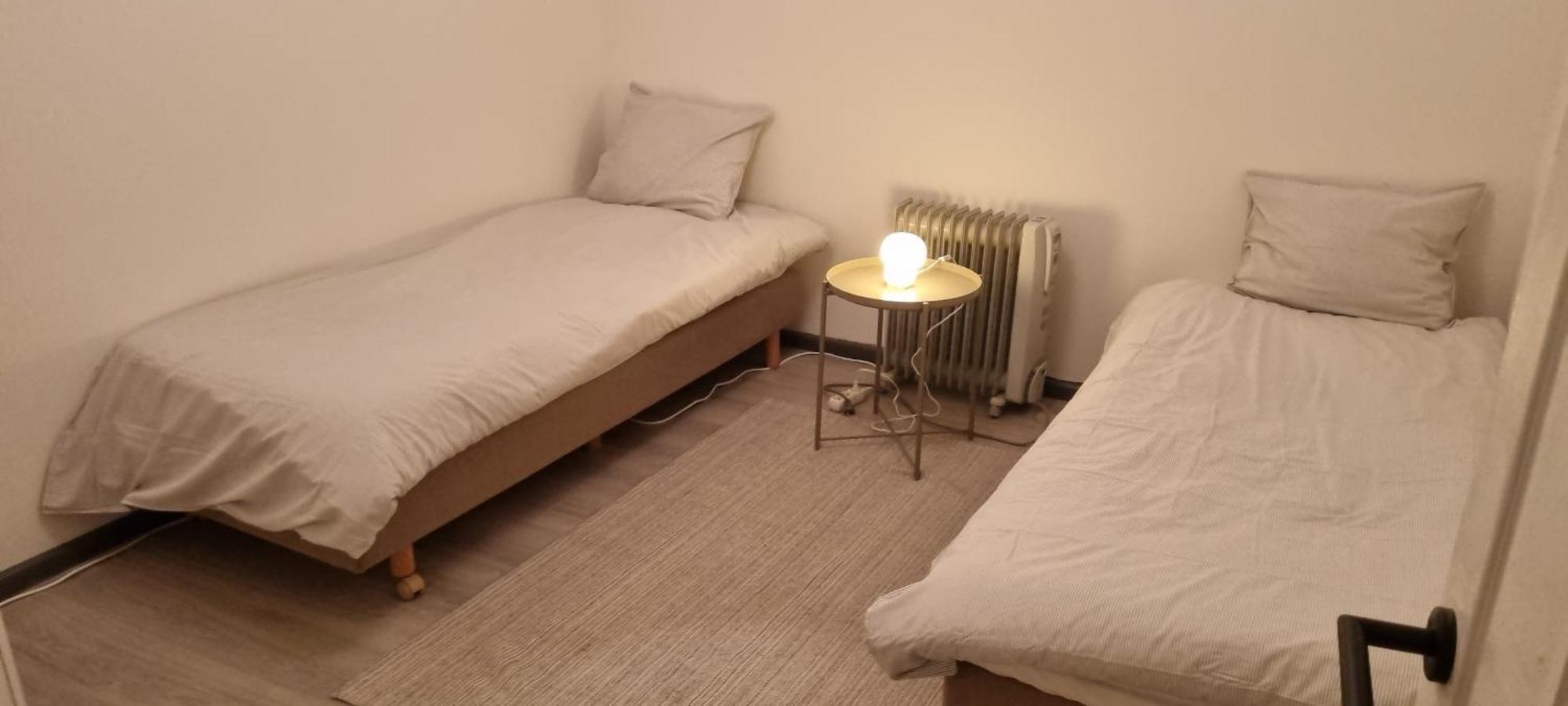 Worker's - 2 Bedrooms & Court Yard - Smooth