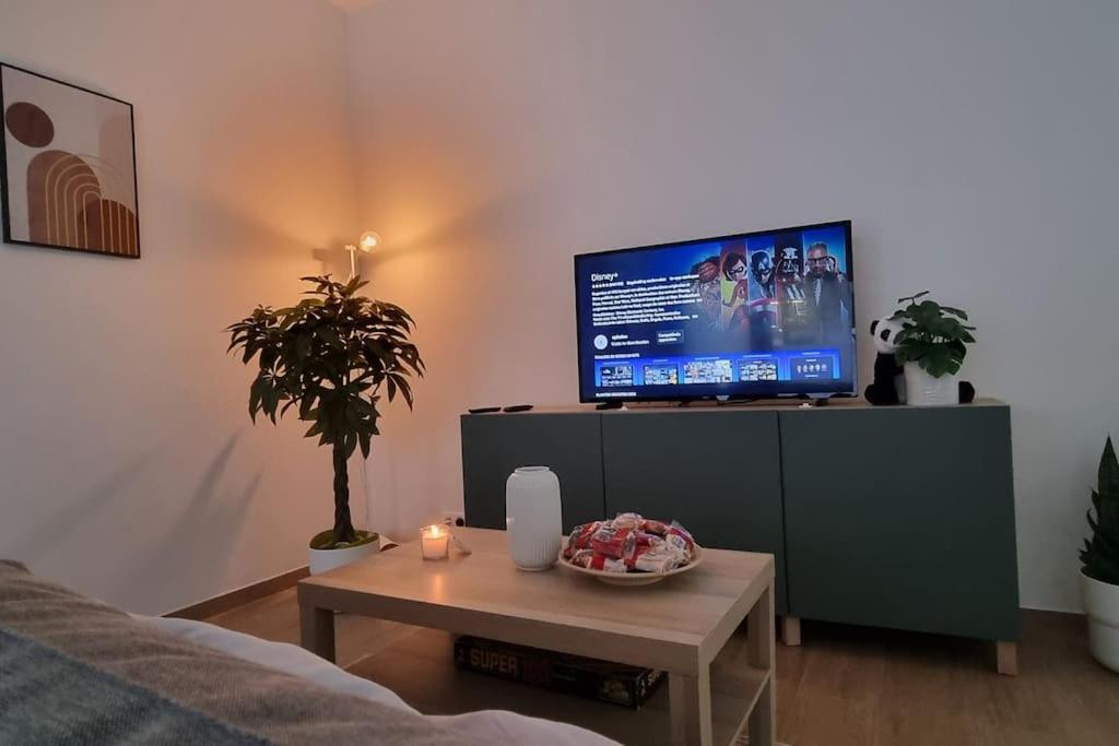 Apartamento Worker's - 2 Bedrooms & Court Yard - Smooth *