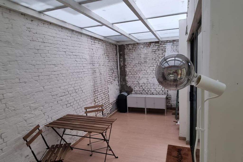 Worker's - 2 Bedrooms & Court Yard - Smooth *