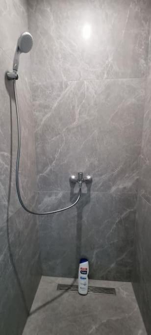 Worker's - 2 Bedrooms & Court Yard - Smooth Apartamento Amberes